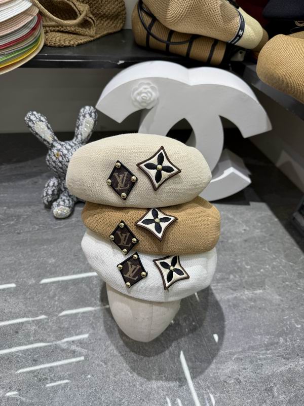 LV beret dx11